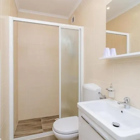 Lena & Lara- One-bedroom With Terrace And Sea View Appartement